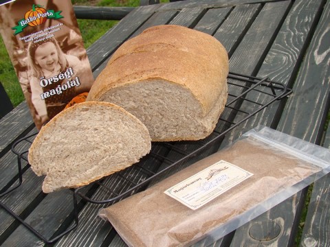 Lenmagörleményes kenyér